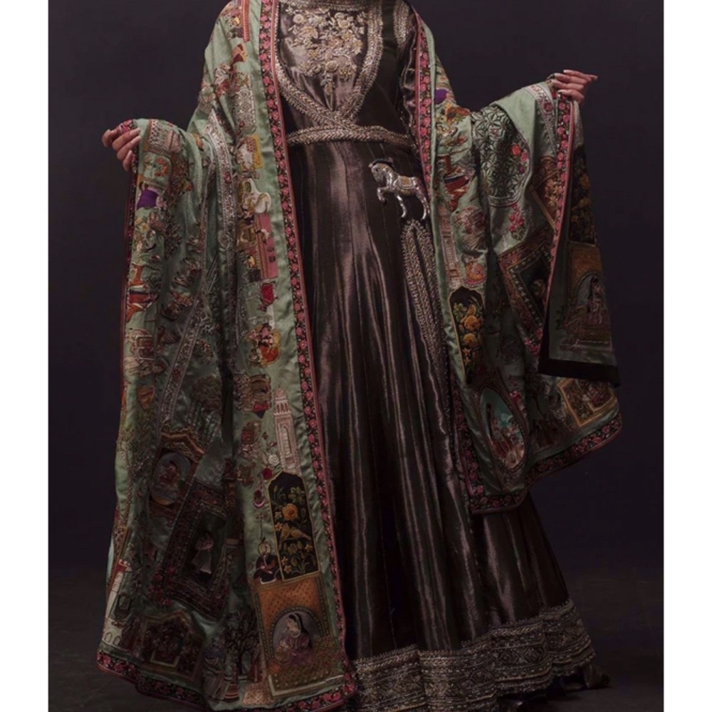 Pakistani/Indian Designer Nida Azwar stunning dress. S/M